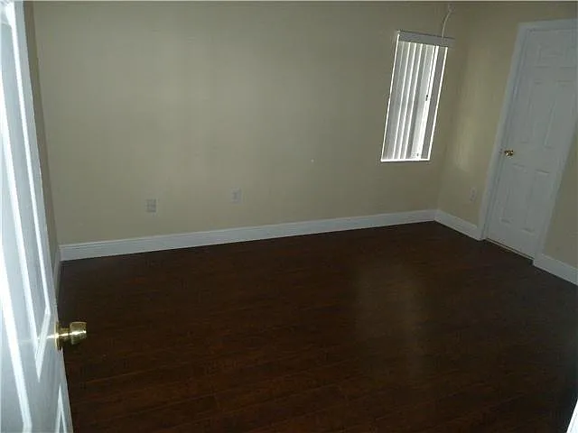 3 bed, 1144 sqft, $2,600 — Photo 3