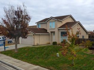 830 Cedar Ln, Livingston, CA
