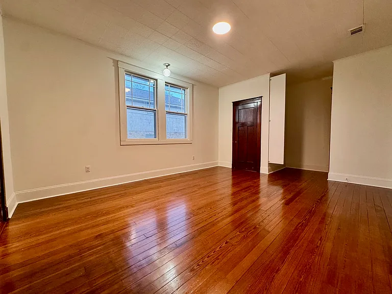 536 Aurora Ave #1/2-B — Photo 3