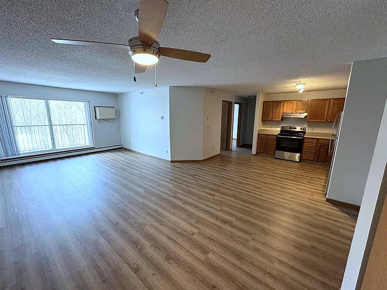 Dominium_Dove Tree_Vacant Apt Laundry