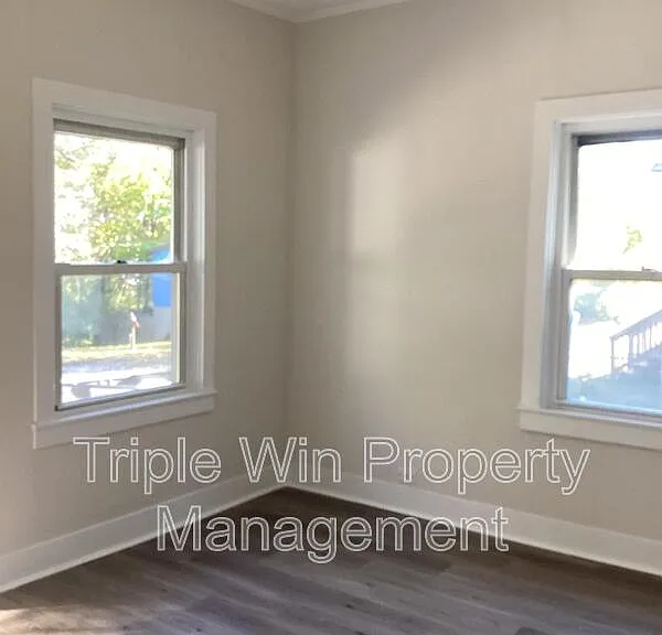 535 S Adams St — Photo 9