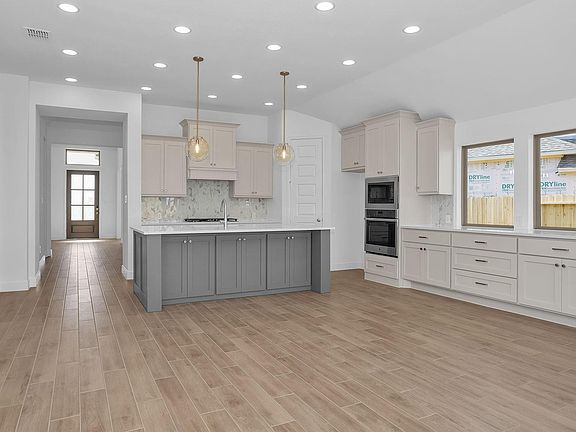 2nd image of 31538 Meadow Place Ln