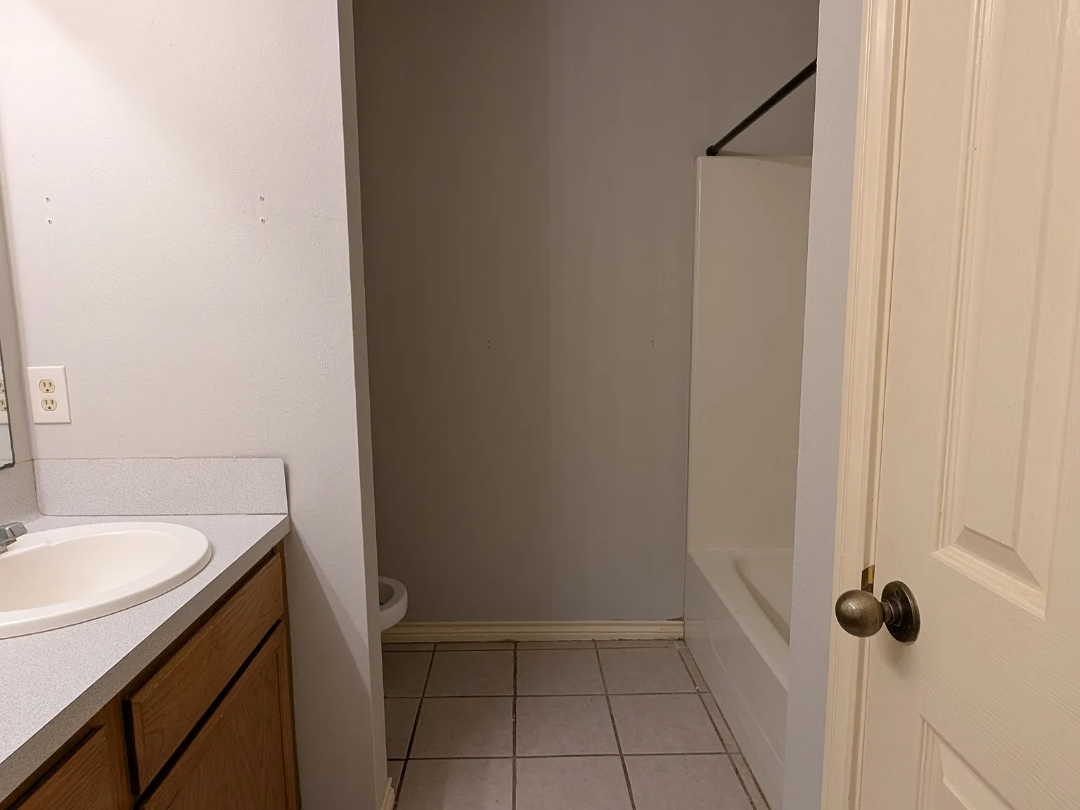 1 bed, 1350 sqft, $475 — Photo 3