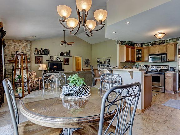 3rd image of 663 Cherrywood Dr