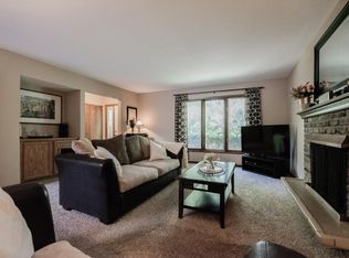 14 Walden St, Burnsville, MN 55337