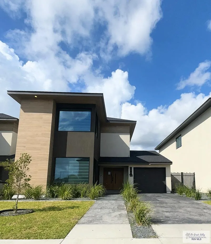3 bed, 2.5 bath, 2049 sqft, $2,175 — Photo 1