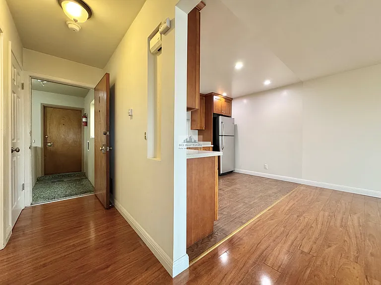 3511 Taraval St #4 — Photo 13