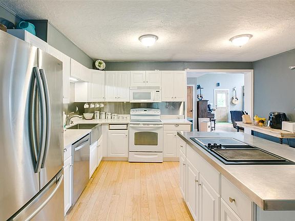 4th image of 6223 S Lakeshore Dr