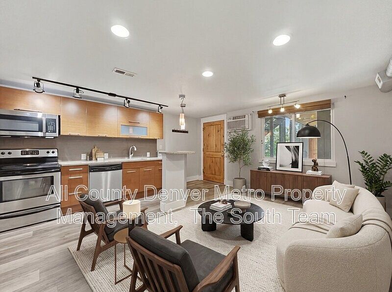 1st image of 195 S Pennsylvania St APT 204