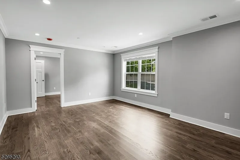 2 bed, 875 sqft, $2,550 — Photo 2