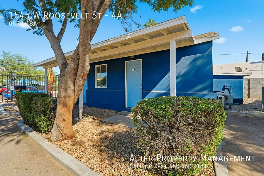 1545 W Roosevelt St — Photo 2