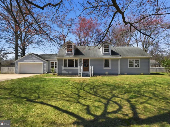 8804 Oak Leaf Dr, Alexandria, VA 22309
