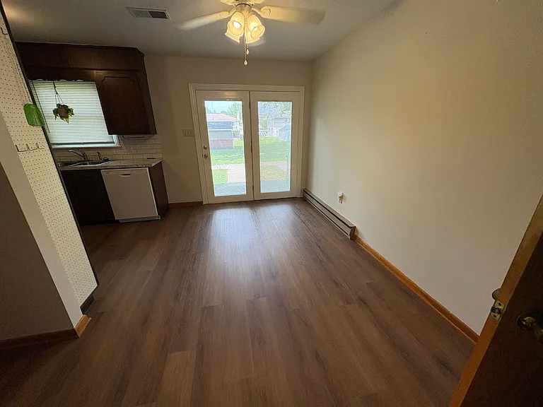 544 W 6th St — Photo 3