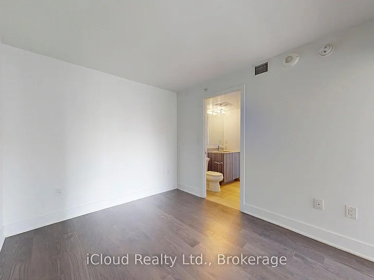 955 Bay St #2818 — Photo 18