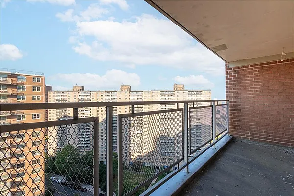 Sold by Remax Edge | media 36