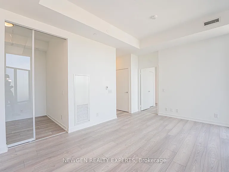 285 Dufferin St #1203 — Photo 11