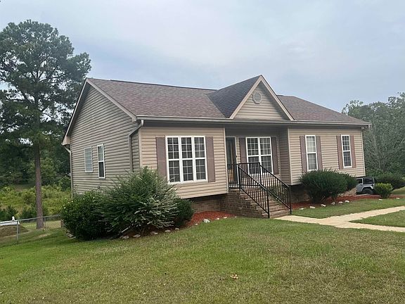 3rd image of 160 Candice Ln