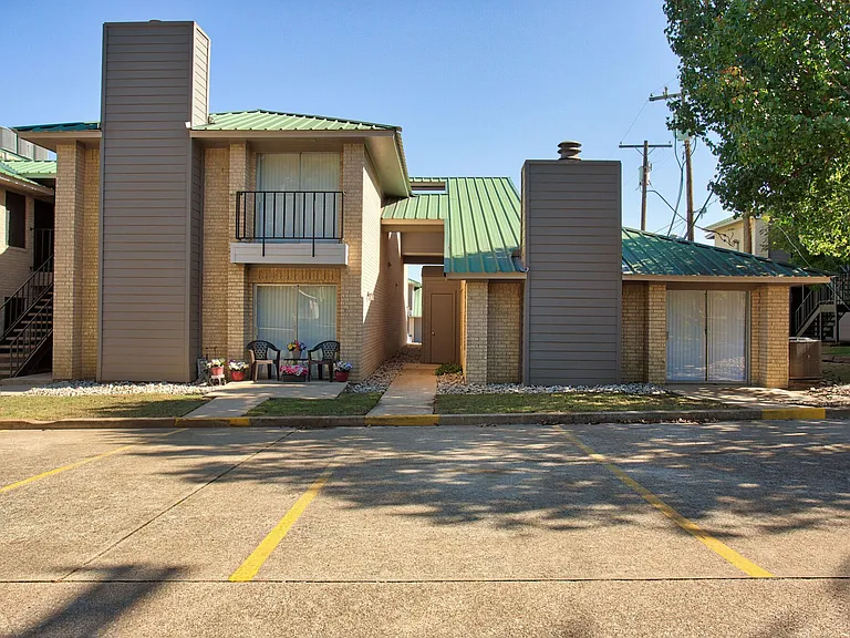 Athens Townhomes — Photo 34