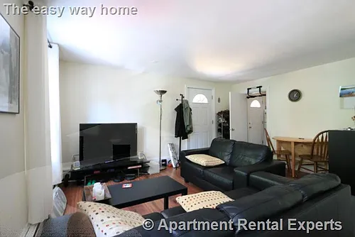 400 Franklin St Photo 1
