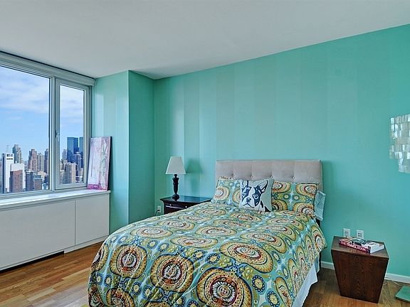 4th image of 635 W 42nd St APT 40B
