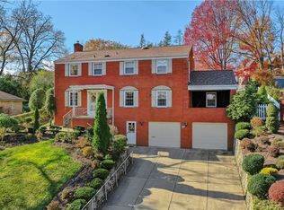 29 Woodland Dr, Pittsburgh, PA