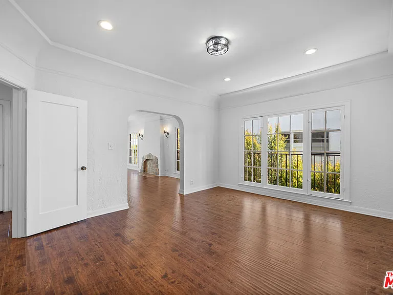 123 S Orange Dr — Photo 4