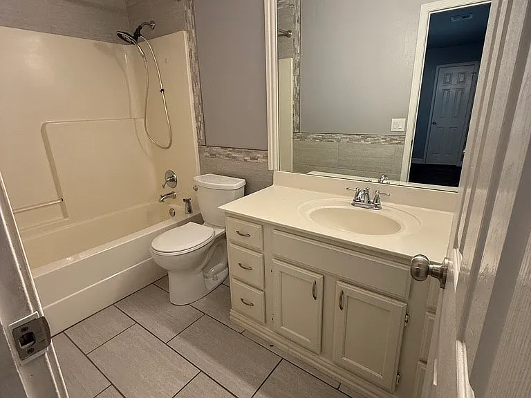 1107 Ryan St — Photo 10
