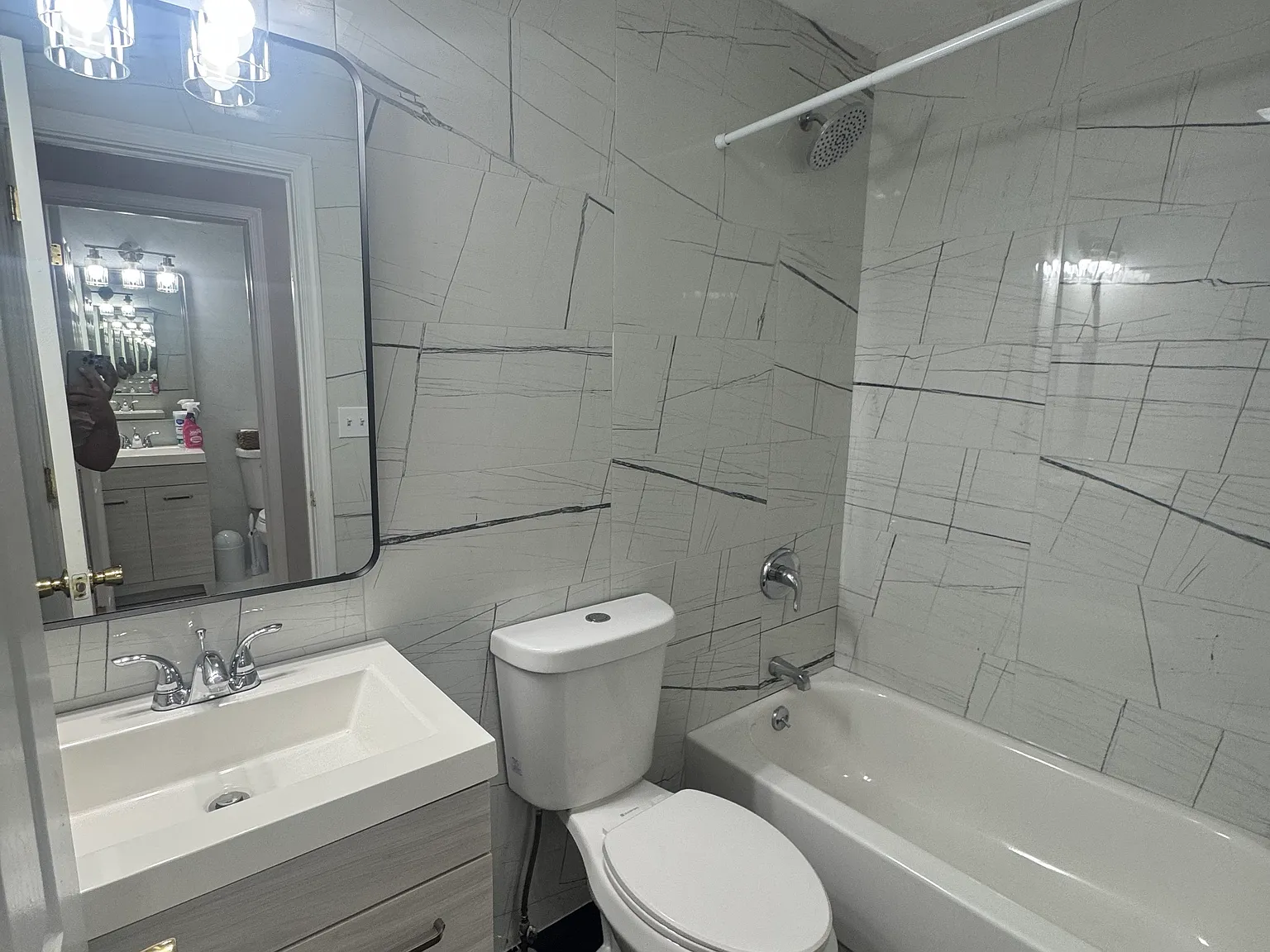 1 bed, 1600 sqft, $650 — Photo 3