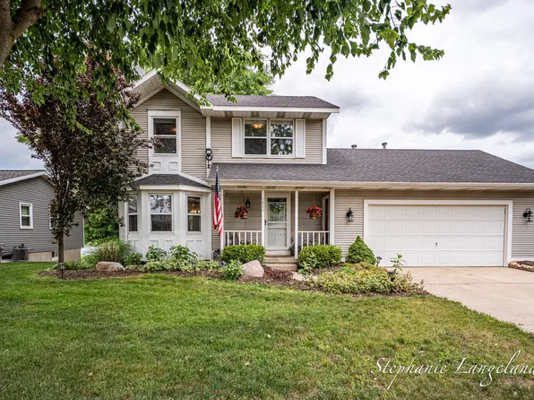 1511 Springbrook Dr, Jenison, MI 49428