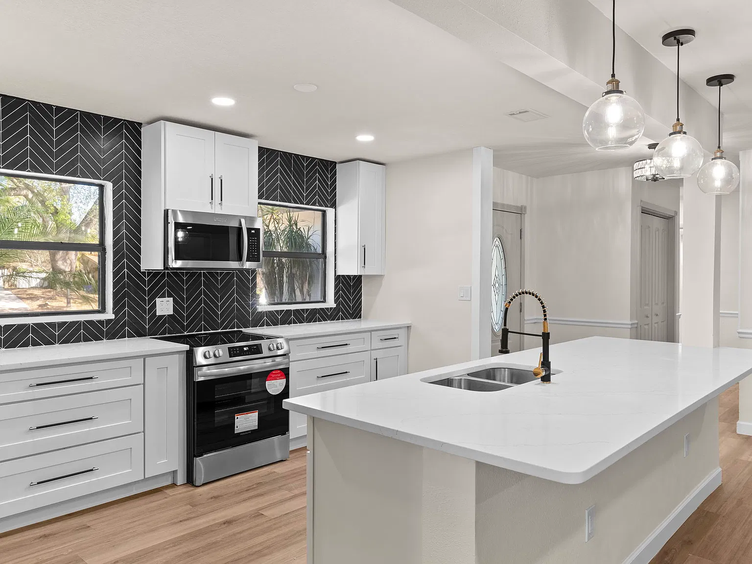 4 bed, 2845 sqft, $3,500 — Photo 4