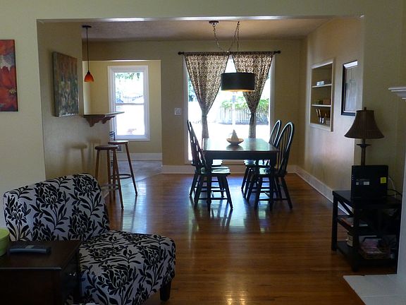 Dining Room with Bar off Kit