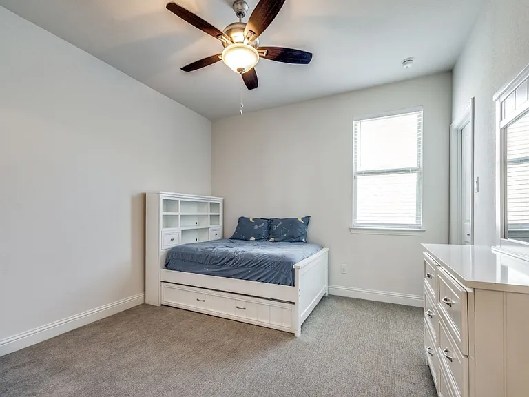 905 Asbury Dr — Photo 18