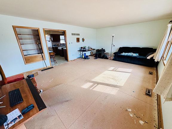 4th image of 501 4th Street
