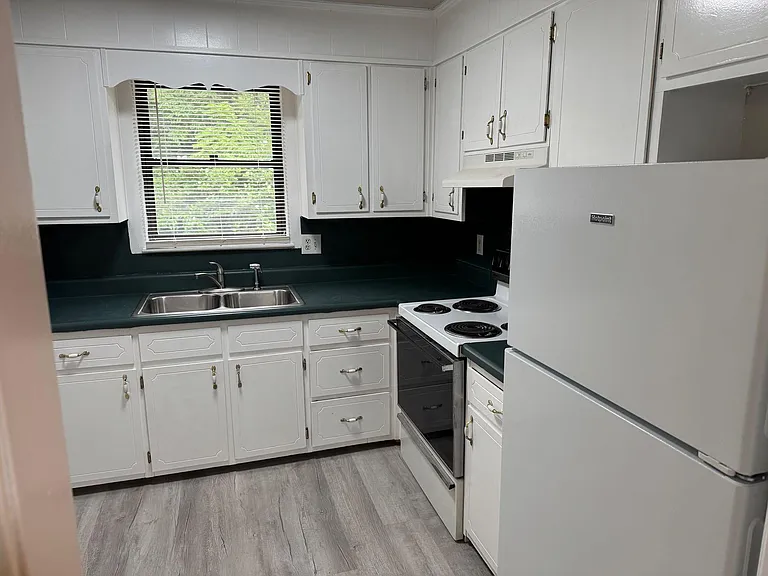 45 Vera Dr #9 — Photo 5