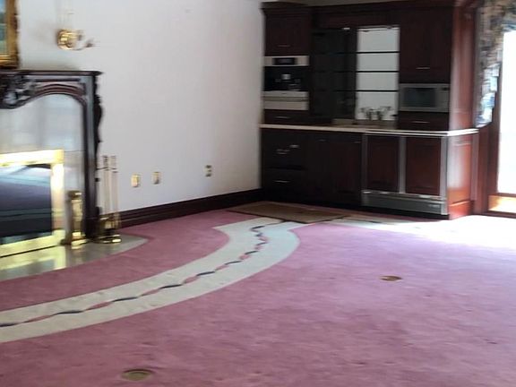 Fire place inside master and mini kitchen