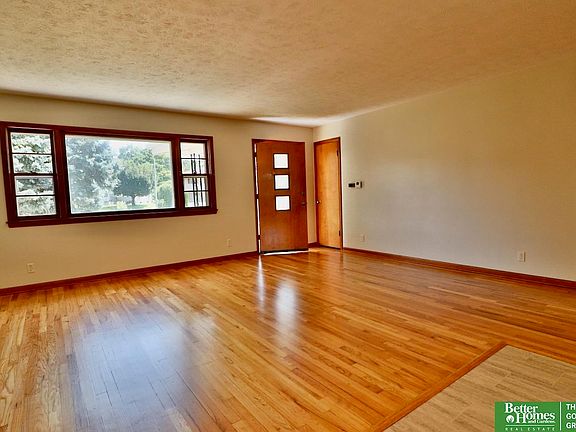 4th image of 5116 Fay Blvd