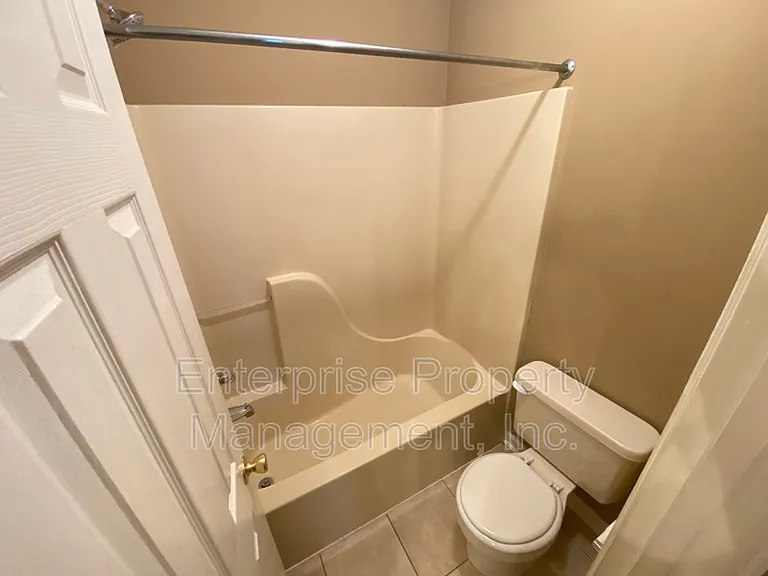 6496 Amberwood Cv — Photo 18