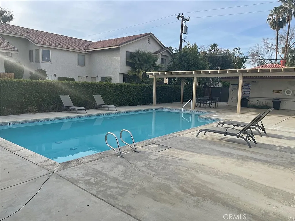3 bed, 1.5 bath, 1400 sqft, $2,595 — Photo 4