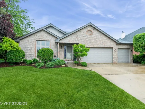 13103 W Beaver Lake Dr, Homer Glen, IL 60491