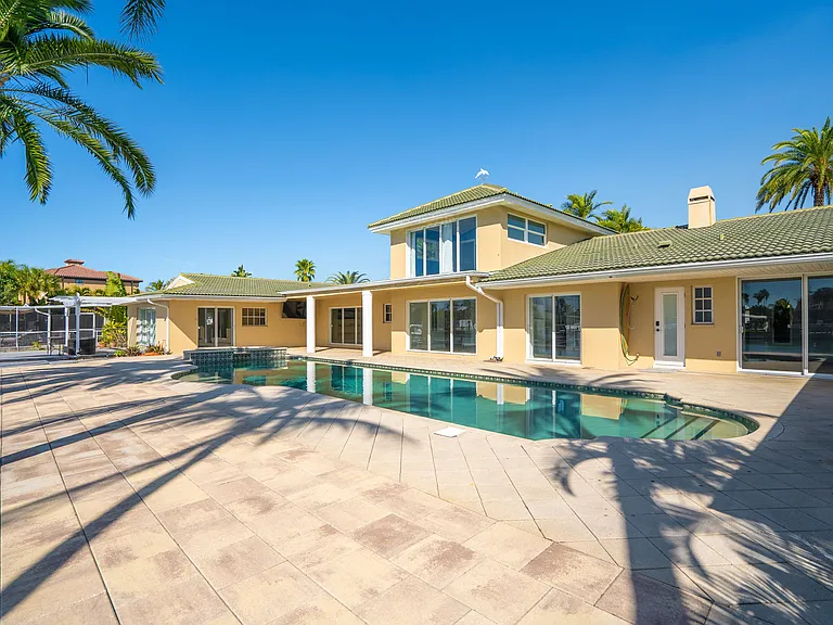 482 Hermosita Dr — Photo 17