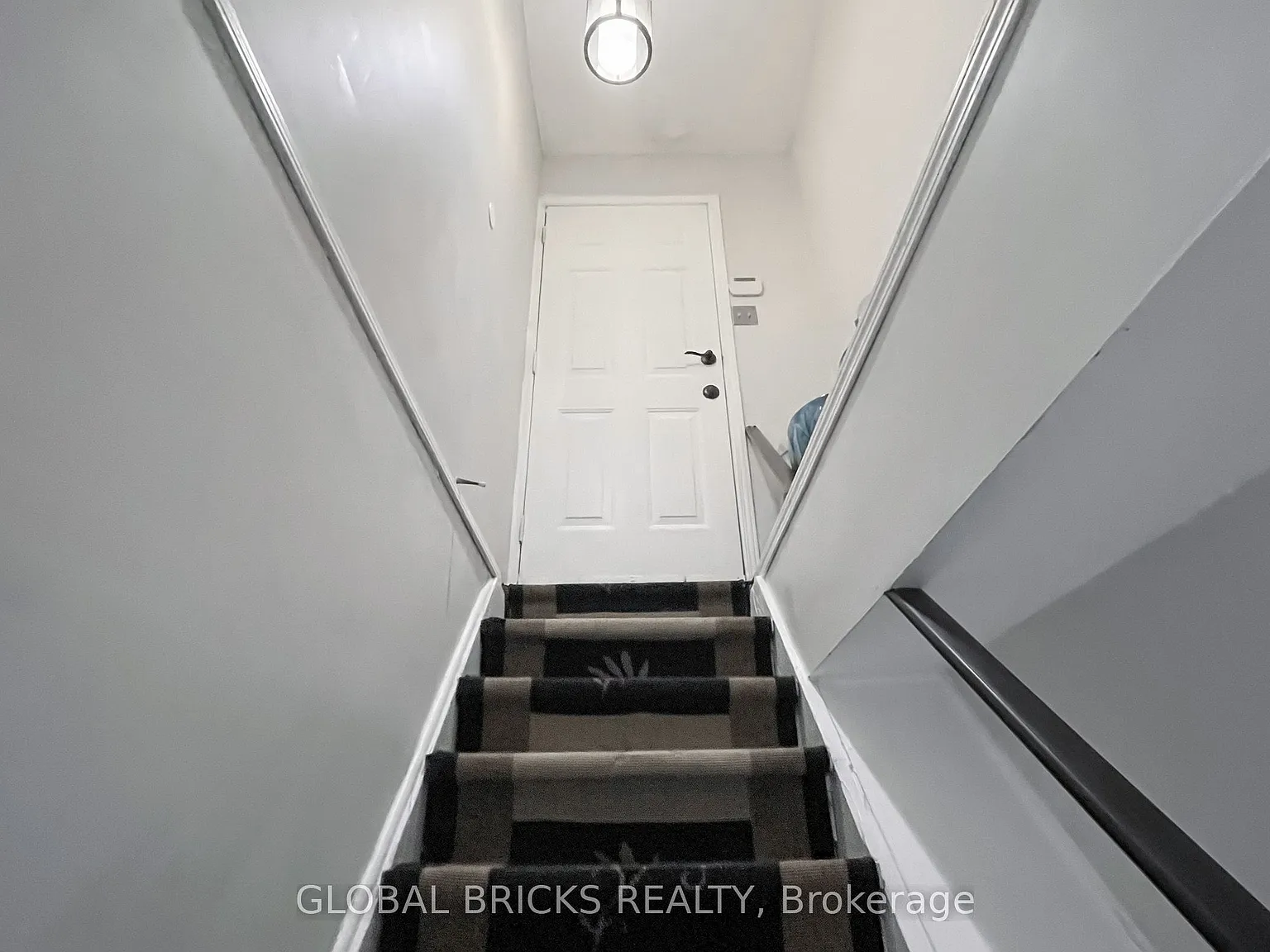 2 bed, $1,800 — Photo 2