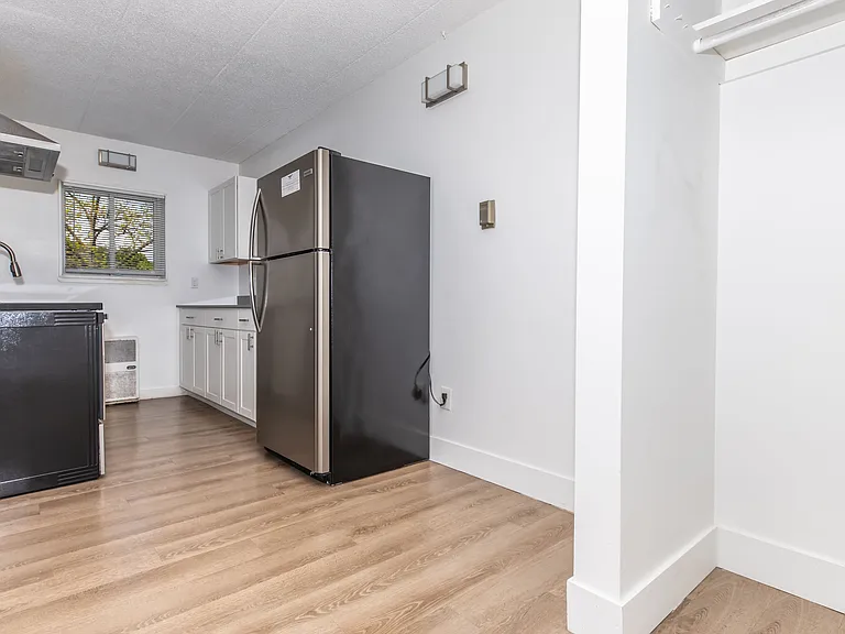 George Apartments - 625 3rd Street Southwest - 5 — Photo 10