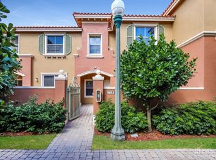 713 SW 107th Ave, Pembroke Pines, FL 33025