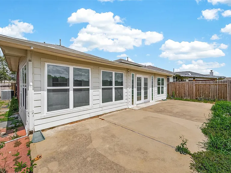 13915 Maleewan Ln — Photo 42