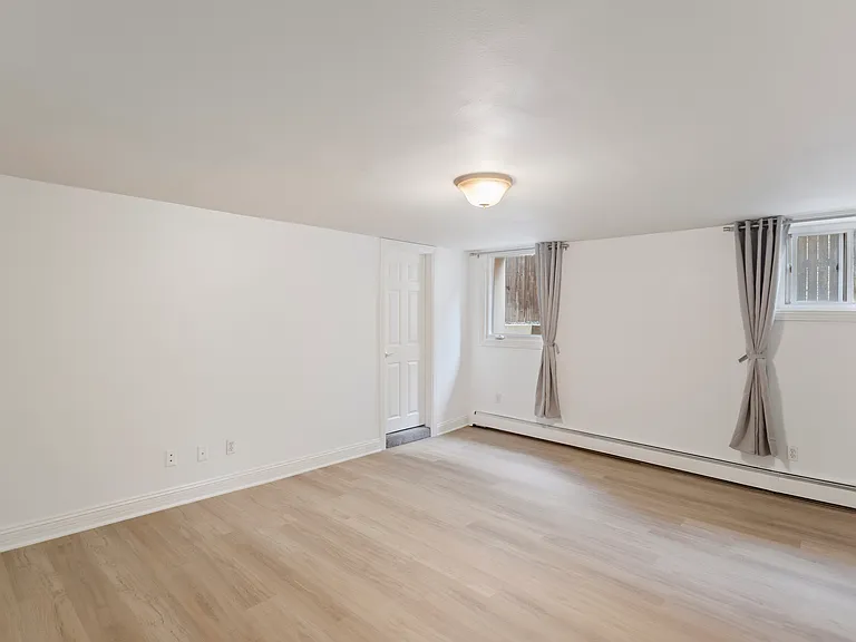 945 S University Blvd — Photo 15