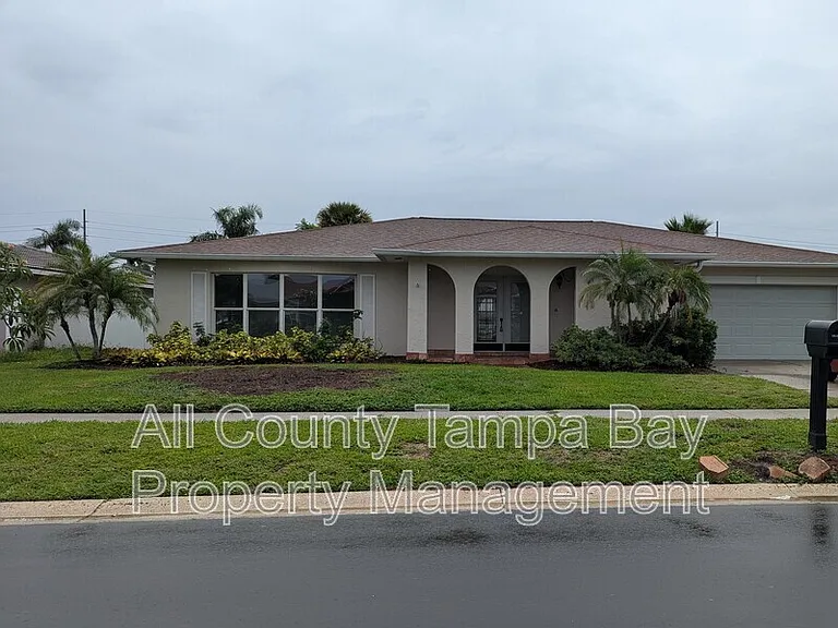 3931 Venetian Way — Photo 1