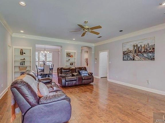 3rd image of 1142 Kelliwood Dr