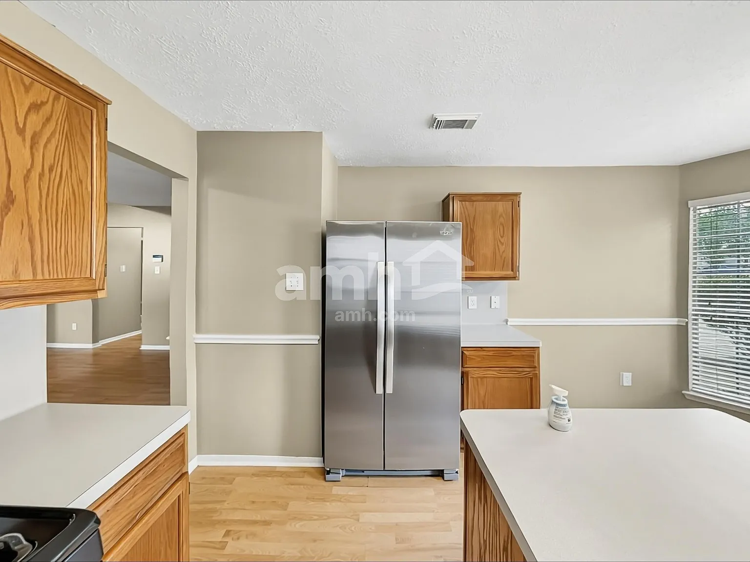 3 bed, 2.0 bath, 1802 sqft, $2,145 — Photo 4