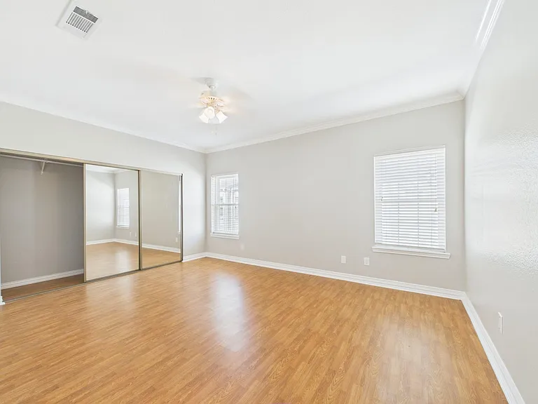 4001 Tanglewilde St #709 — Photo 17