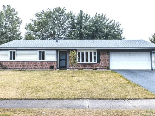 3942 Island Cir, Hanover Park, IL 60133